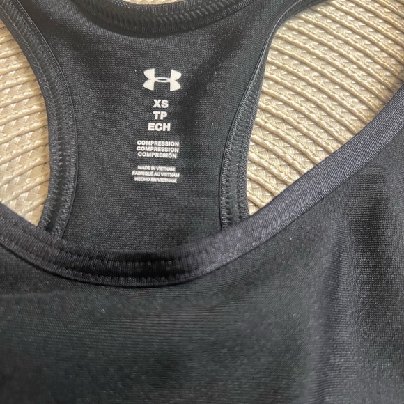 Women’s Extra Small Under Armour Mid Compression Sports Bra New With Tags - Picture 8 of 10